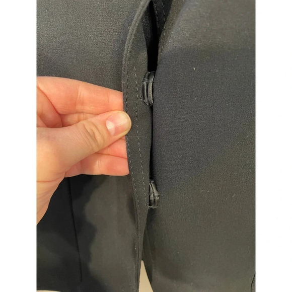 Tahari | Women's Black Blazer Two Button Jacket Lightweight Size 6 - Picture 4 of 6